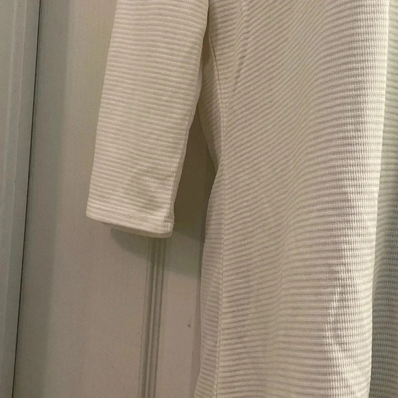 SEG’MENTS 3/4 sleeve beautiful top - Picture 3 of 5